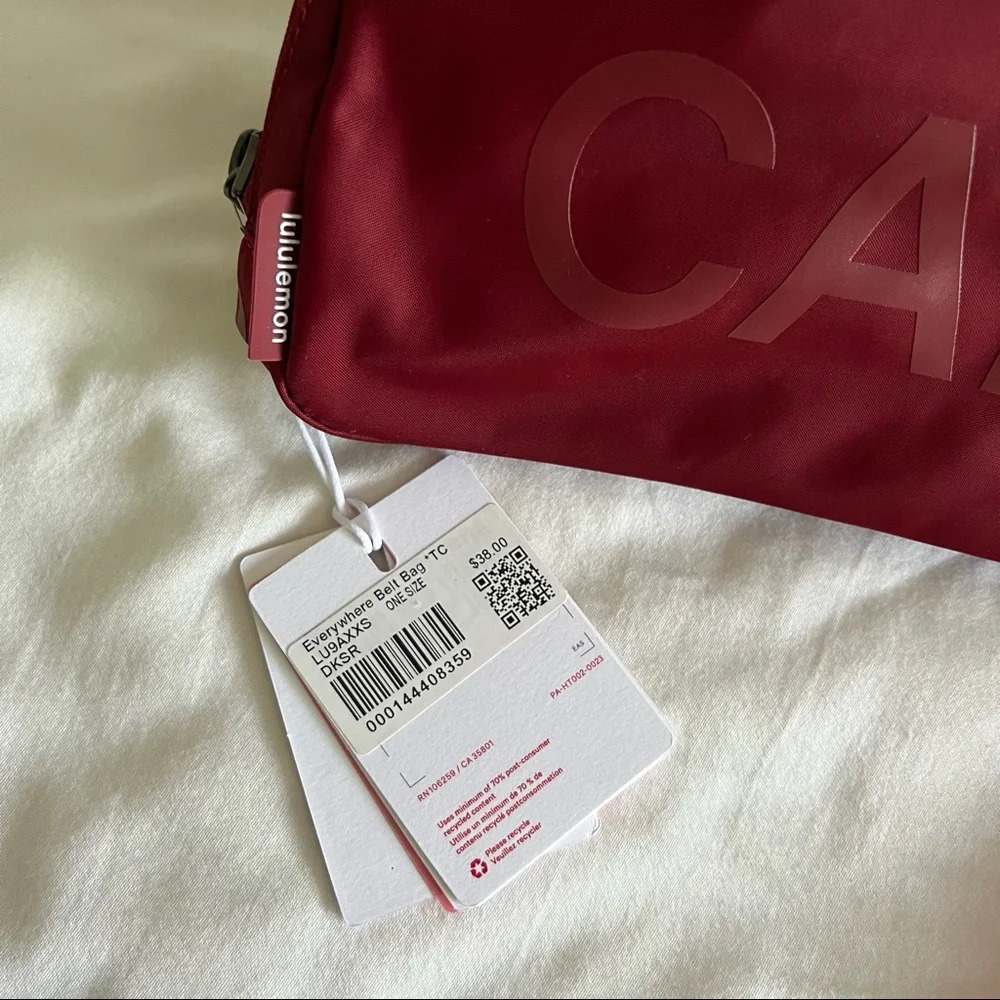 đ Lululemon Everywhere Belt Bag ebb Dark Sport Red Team Canada Olympics - Picture 2 of 5